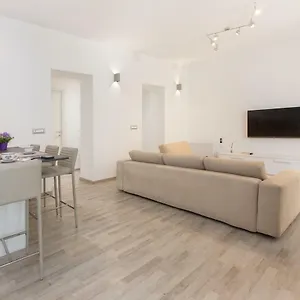 Residenze Al Porto Apartment